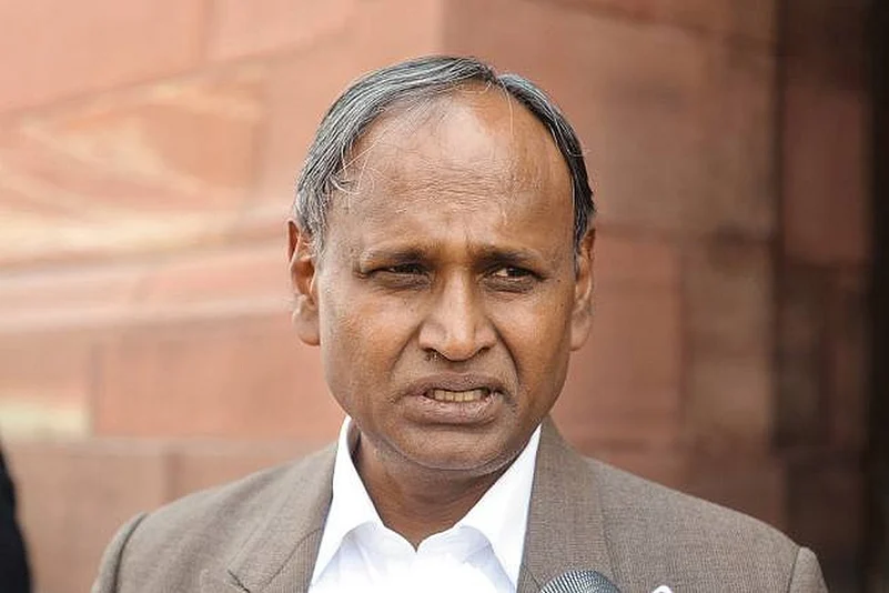 Udit Raj eviction, Pandara Park bungalow, Delhi government housing