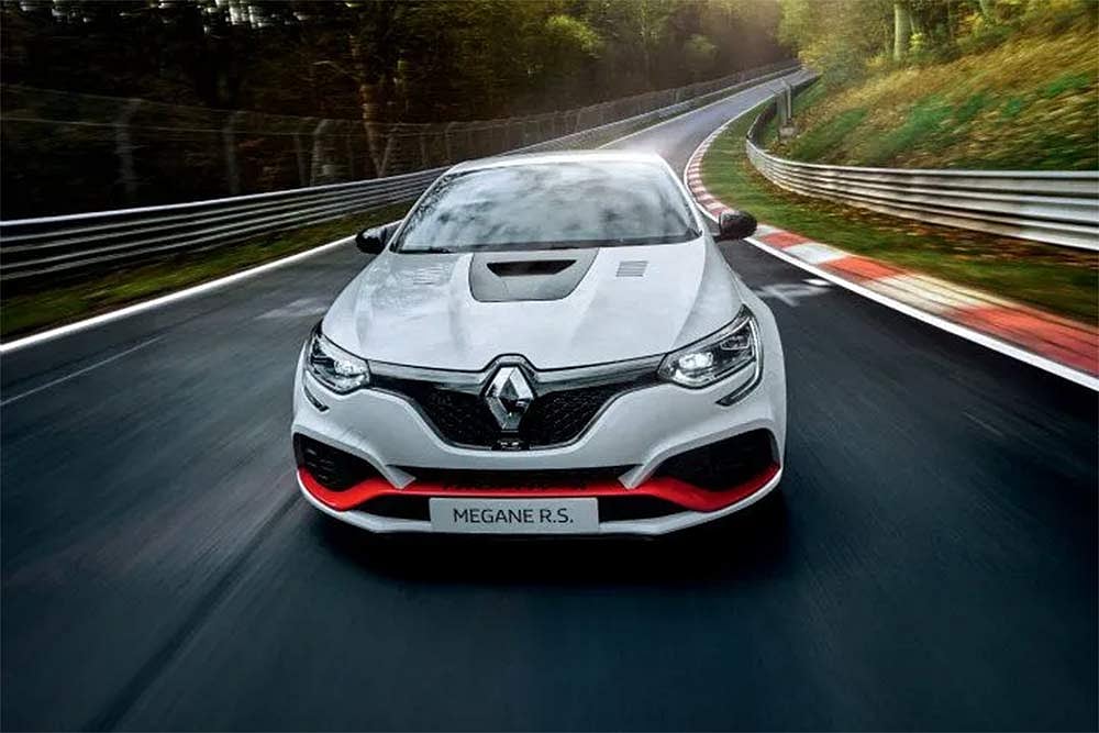 Renault Megane R.S. Trophy-R Crowned The New FWD Nurburgring King