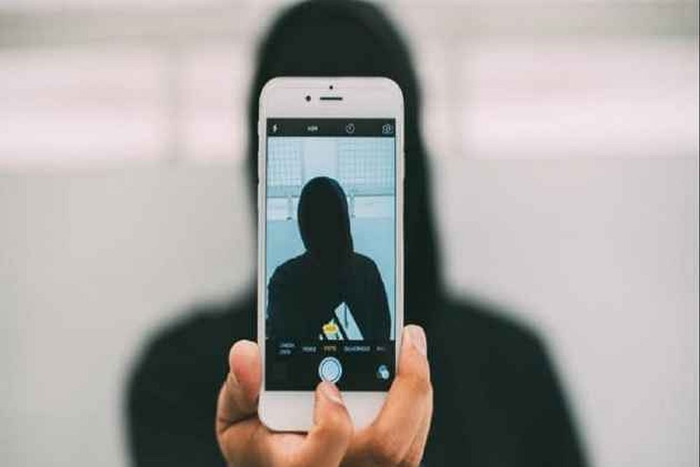 In Meerut, A Sold-Off Mobile Triggers Murder, Suicide And An Encounter