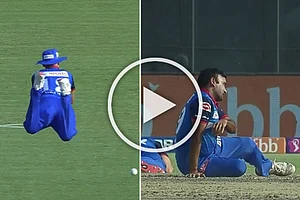 IPL 2019, DC Vs RR: After Dropping A Hat-Trick, Flying Trent Boult Fails To Console Heart-Broken Amit Mishra – WATCH