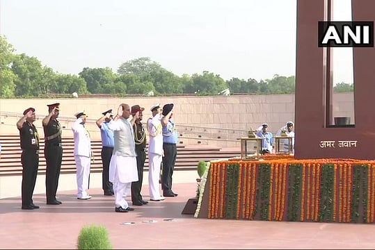 Ahead Of Taking Charge As Defence Minister, Rajnath Pays Tribute To Jawans At National War Memorial