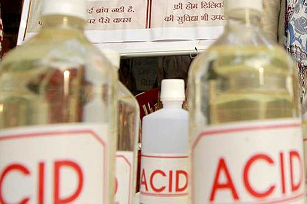 To Prevent Breakup, 19-Year-Old Delhi Girl Throws Acid On Boyfriend