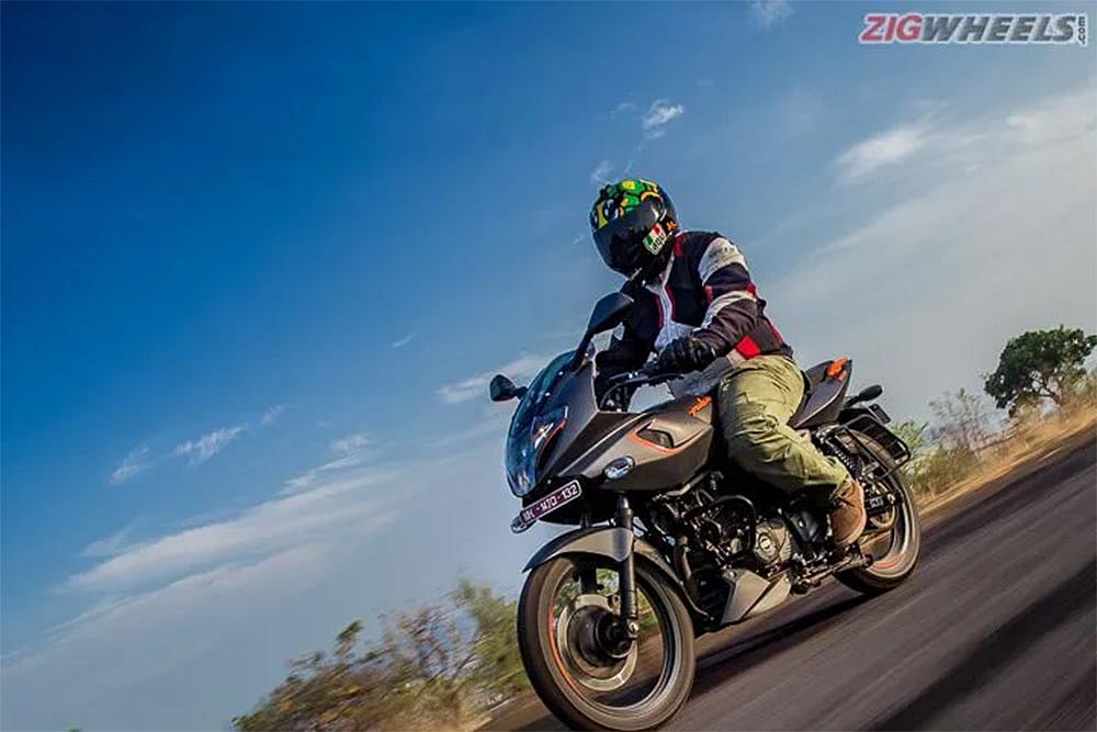 Bajaj Pulsar 180F Review Image Gallery