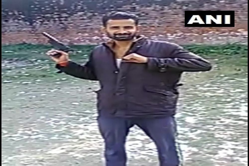 In UP's Unnao Jail, Inmates Seen Flashing Pistol, Govt Says It's Made Of 'Clay'