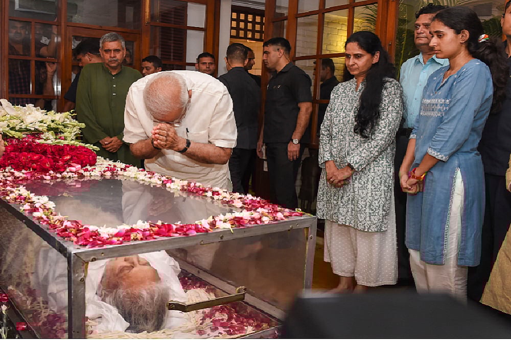 Mortal Remains Of Ex-Delhi CM, Congress Leader Sheila Dikshit Cremated With State Honours