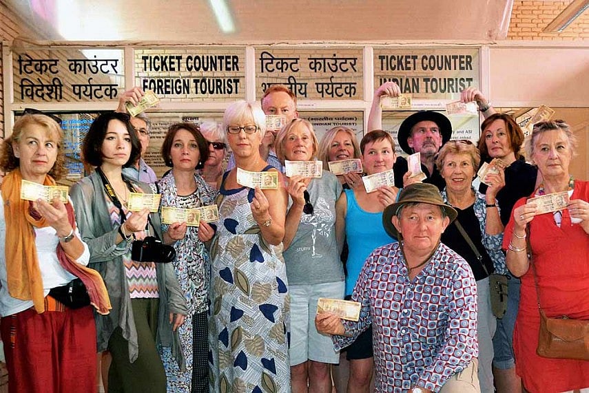 Foreign Tourists Spent Less, Caused Over Rs 6500 cr Loss In 2018