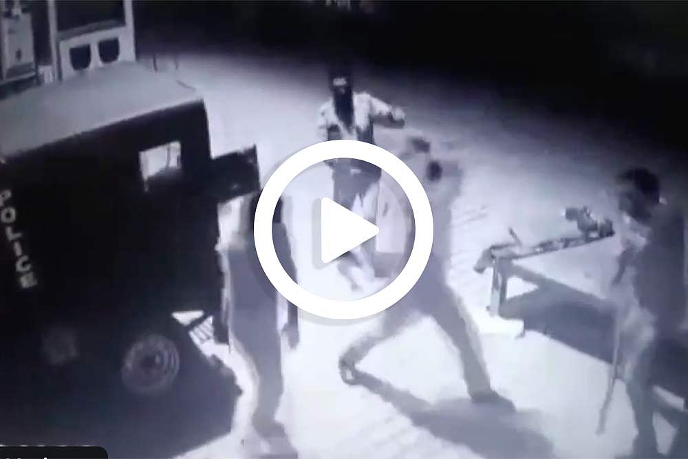 Watch: Two Policemen Thrash Each Other Allegedly Over Bribe In Prayagraj Of UP