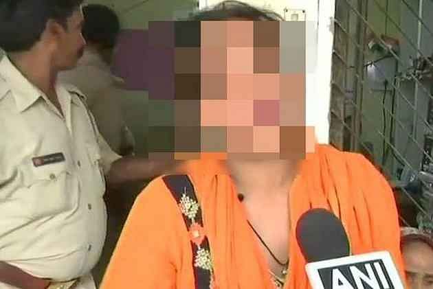 Court Cancels Bail Of 3 UP Cops For Allegedly Framing, Murdering Unnao Rape Survivor's Father
