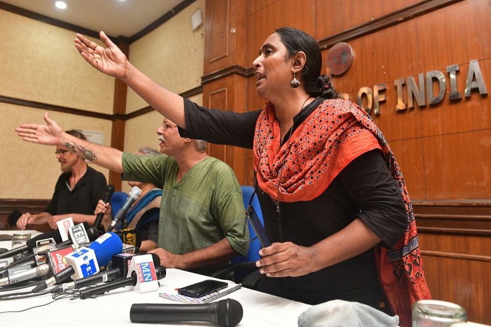 Press Club Of India Stops Civil Rights Activists From Showing Videos Of Unrest In Kashmir