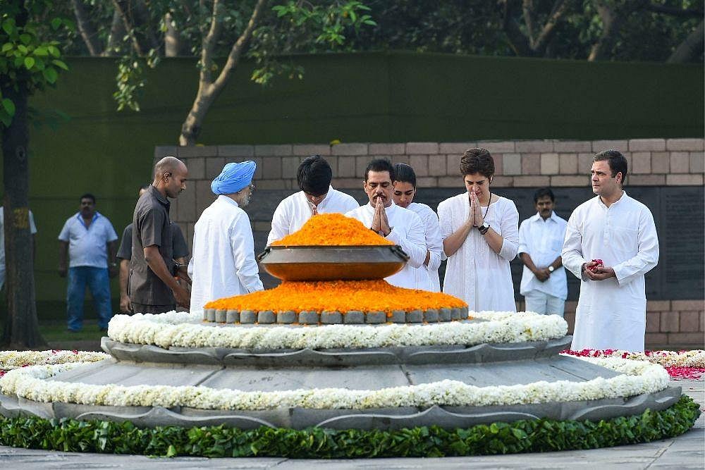 File Photo : Congress Members Pay Tribute To Rajiv Gandhi |