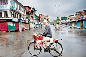 A Day In Paradise: 'No One Needs A Bullet To Kill... A Stone Can Do It' - Fear Factor Grips Kashmir Valley