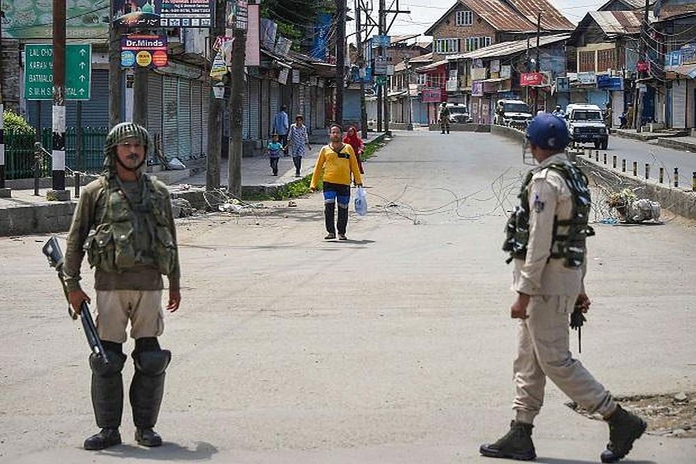 Day 22: Restrictions, Communication Blockade Continue In Kashmir; Schools, Businesses Remain Shut