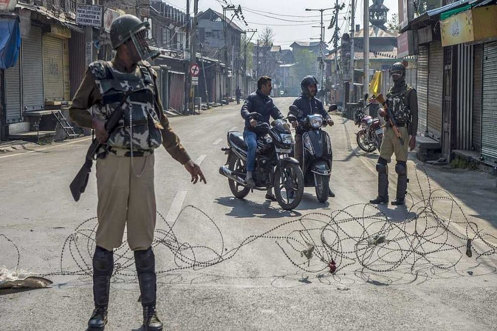 Kashmir Media Restrictions: Supreme Court Issues Notices To Centre, J&K Administration