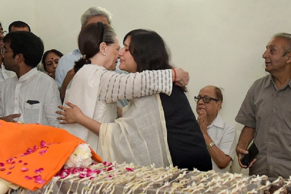 'I Feel Her Loss Greatly': Sonia Gandhi In Letter To Sushma Swaraj's Family