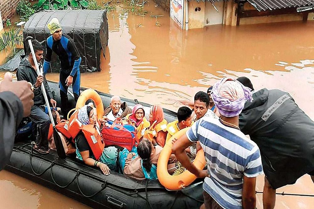 LIVE UPDATES | Flood Fury Continues In Maharashtra, Kerala; 4 Of Family Killed In Karnataka Landslide