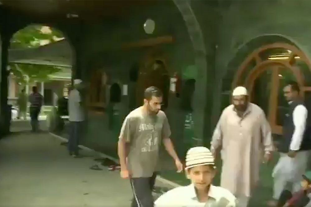 Restrictions In Kashmir Eased For Friday Prayers, Prohibitory Orders Withdrawn In Jammu