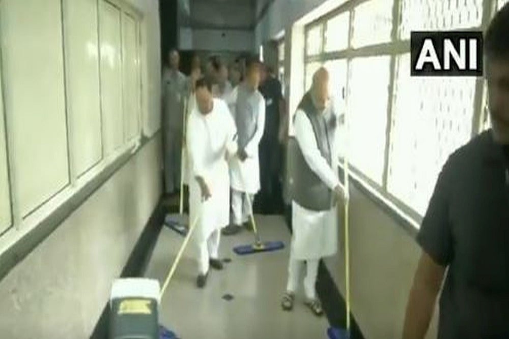 Amit Shah, BJP Leaders Mop Floor At AIIMS To Mark 'Seva Saptah'