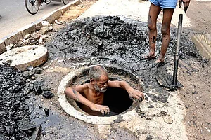 SC Bans Manual Scavenging And Sewer Cleaning In 6 Metro Cities Including Delhi, Mumbai