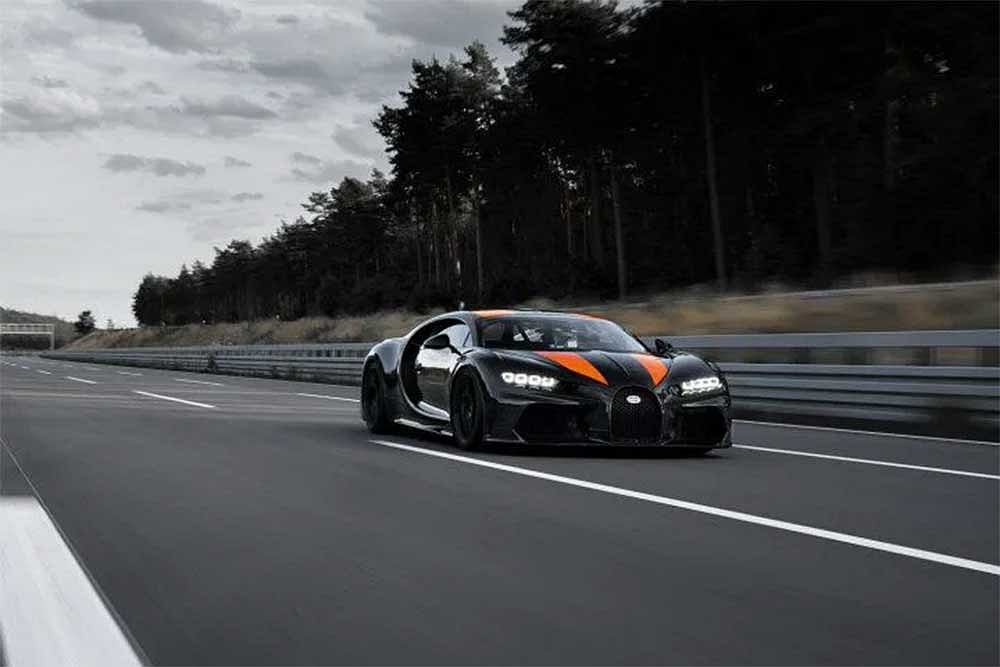 Bugatti Chiron Is The King Of Hypercars With A 490.48kmph Top Speed!