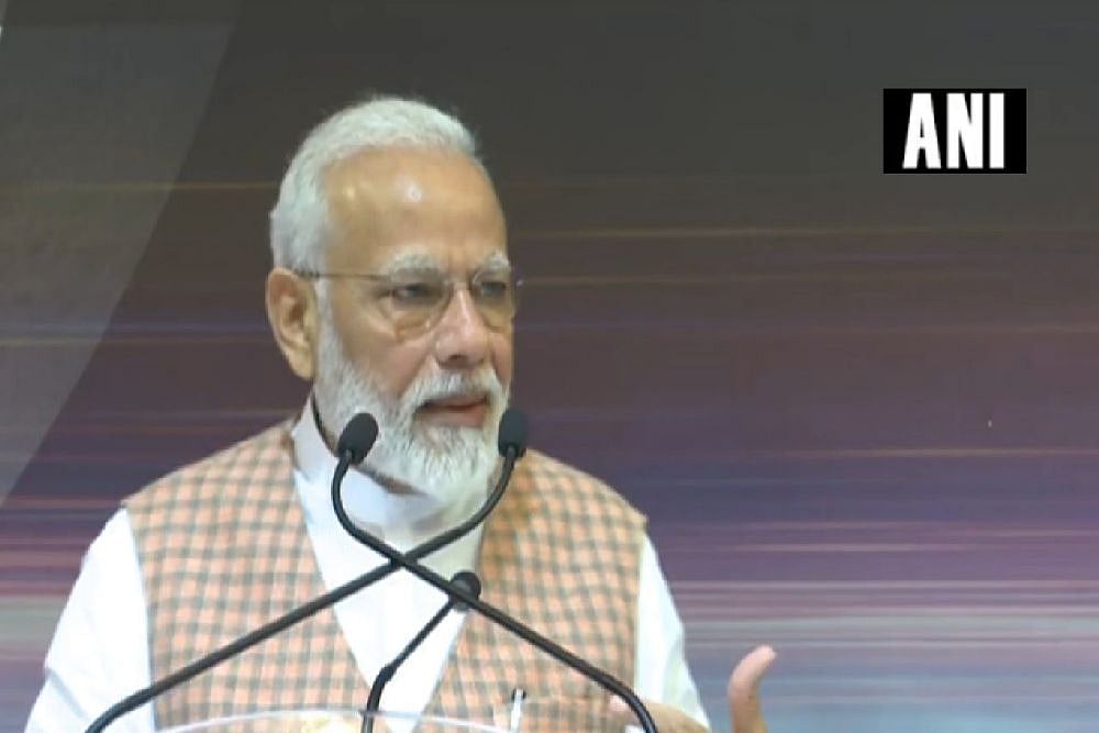 Chandrayaan-2 Live Updates | PM Modi Hugs An Emotional ISRO Chairman K Sivan