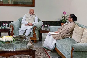 Amid Criticism Over Boycotting Opposition Meet, Mamata Banerjee Meets PM Modi, Asks Him To Withdraw CAA