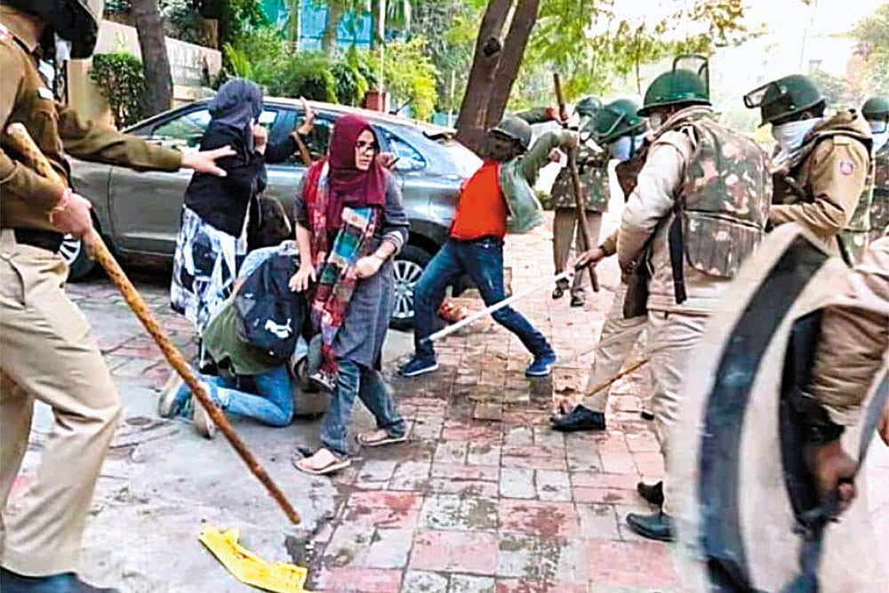 OPINION | Cops As Private Armies Of Politicians? Worth Surveying Citizen's Trust In Police