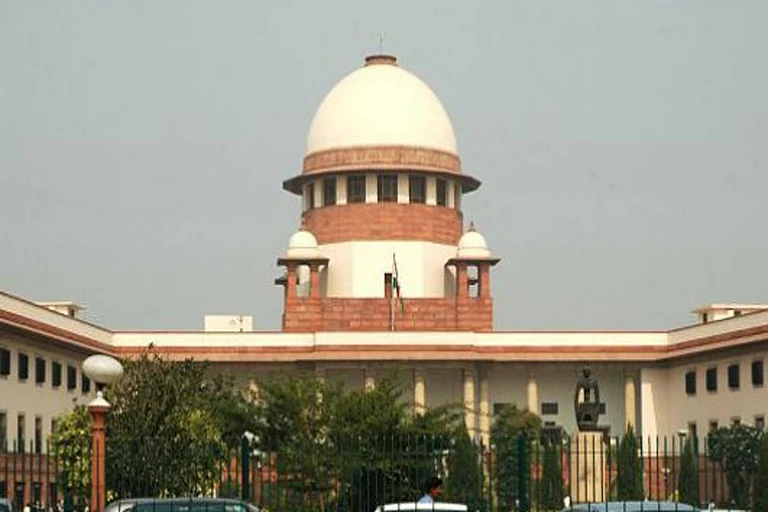 Sabrimala Case: SC To Hear In 10 Days Issues Of Discrimination Against Women At Religious Places - null