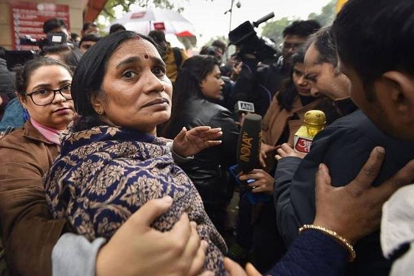 Nirbhaya's Mother Says Convicts' Lawyer Challenged 'Hanging Will Never Happen'