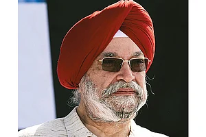 Street Vendors' Issue To Be Presented Before Delhi Police Chief: Hardeep Singh Puri