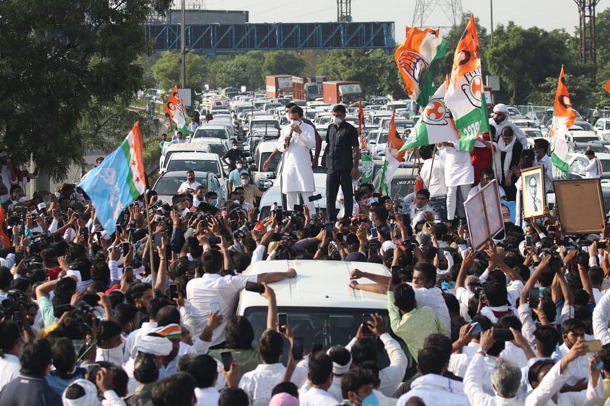 UP Govt Orders CBI Probe; Rahul, Priyanka Meet Victim's Family