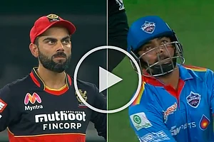 IPL 2020, RCB Vs DC: Prithvi Shaw's Kneel And Hit Six Leaves Virat Kohli Pondering - WATCH