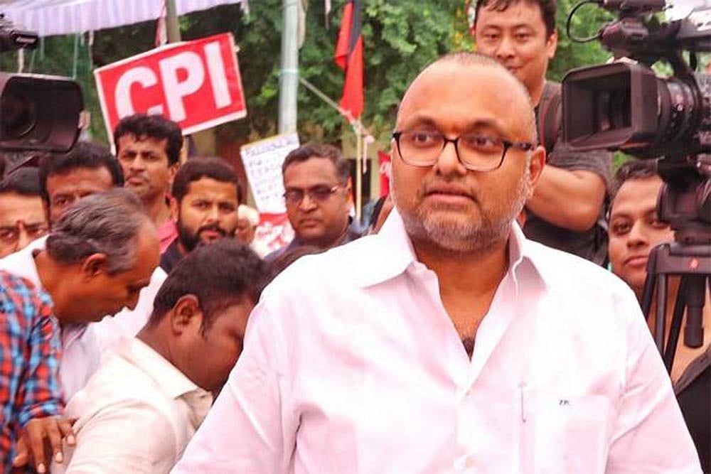 SC Issues Notice To IT Dept In Connection With Tax Evasion Case Against Karti Chidambaram