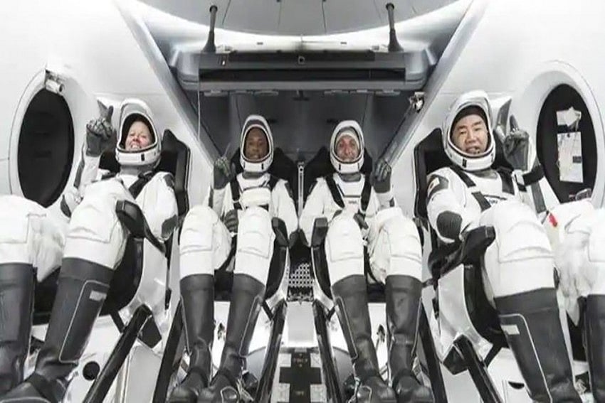 SpaceX Capsule With Four Astronauts Reaches Space Station