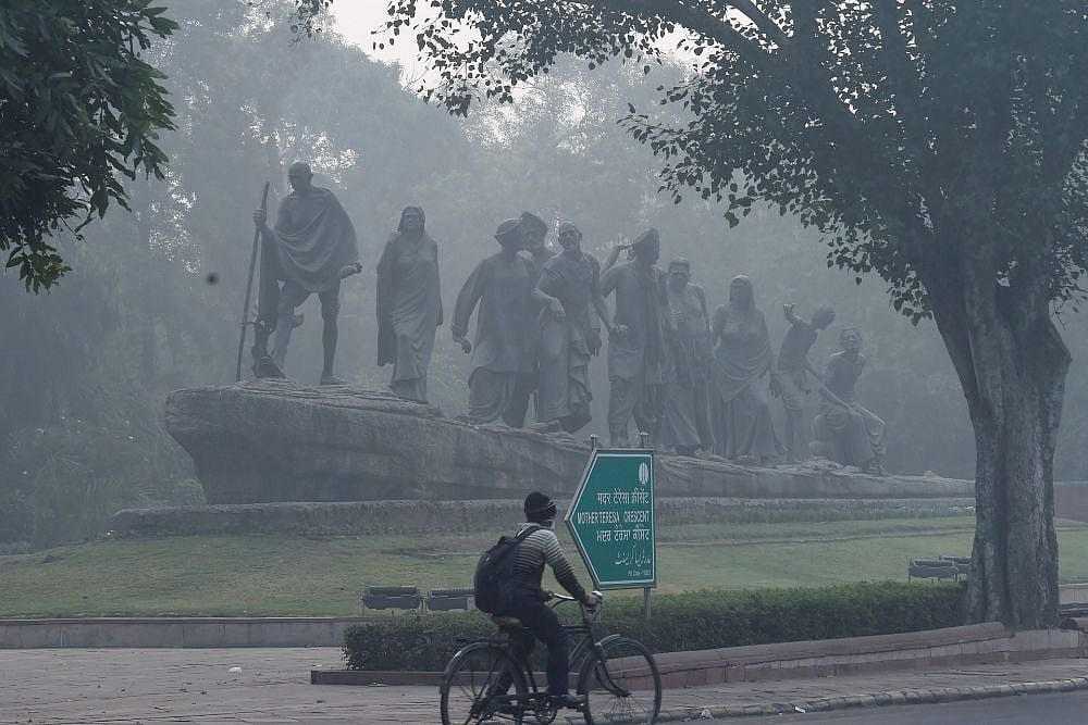 Delhi NCR Pollution Crisis: GRAP Stage IV Measures Implemented Under Stage III as AQI Hits 360-370 