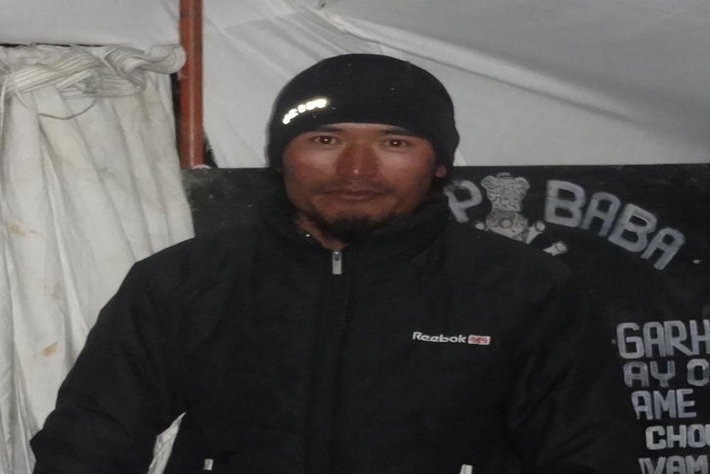 Meet Award-Winning Ladakhi Porter Who Has Been Helping Indian Army Jawans For 8 Years
