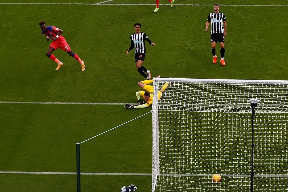 Premier League data dive: Tottenham Take Top Spot As Bruno Fernandes Ends Wait For Man Utd Home Win