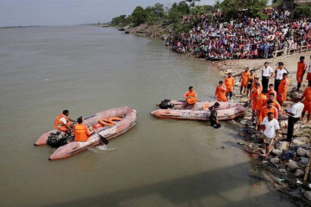 Nine Lorries Fall Into Ganga From Vessel In Bengal, 7-8 People Missing