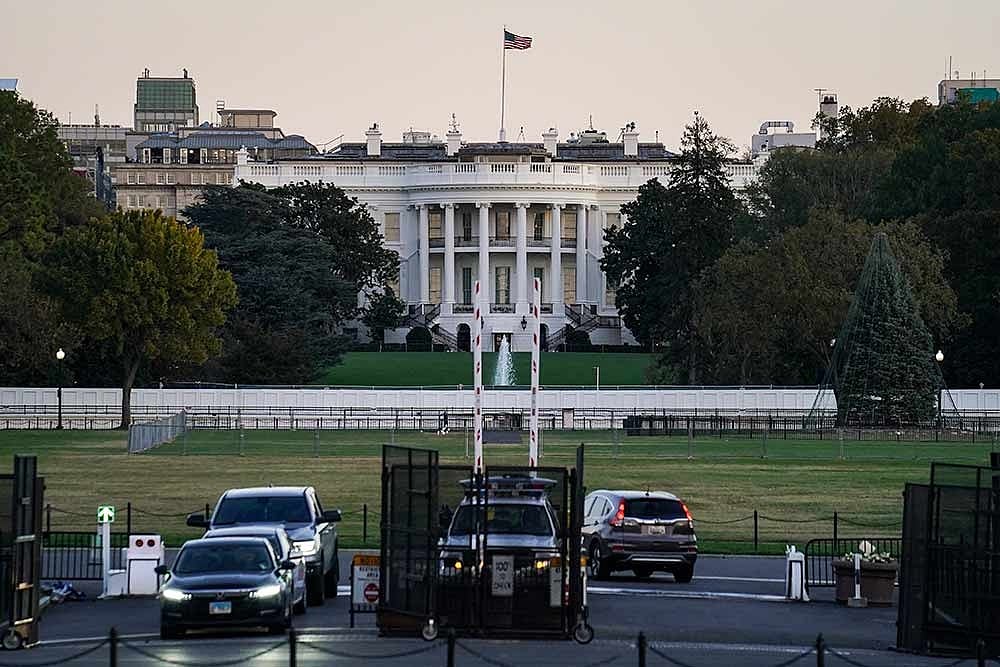 Fearing Poll-Related Violence, Businesses Across US Board-Up