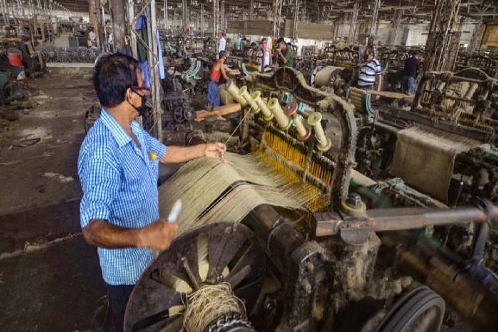 India's Manufacturing PMI Slips To 3-Month Low In November