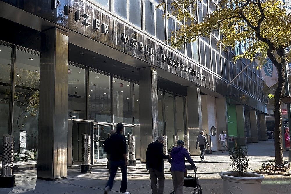 UK Issues Allergy Warning For Pfizer's Covid-19 Vaccine Use After Recipients Observe Reaction