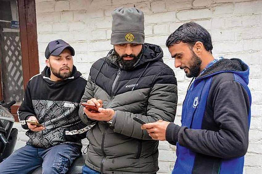 Govt Order Dashes Hopes Of Better Internet Speed In J-K Valley