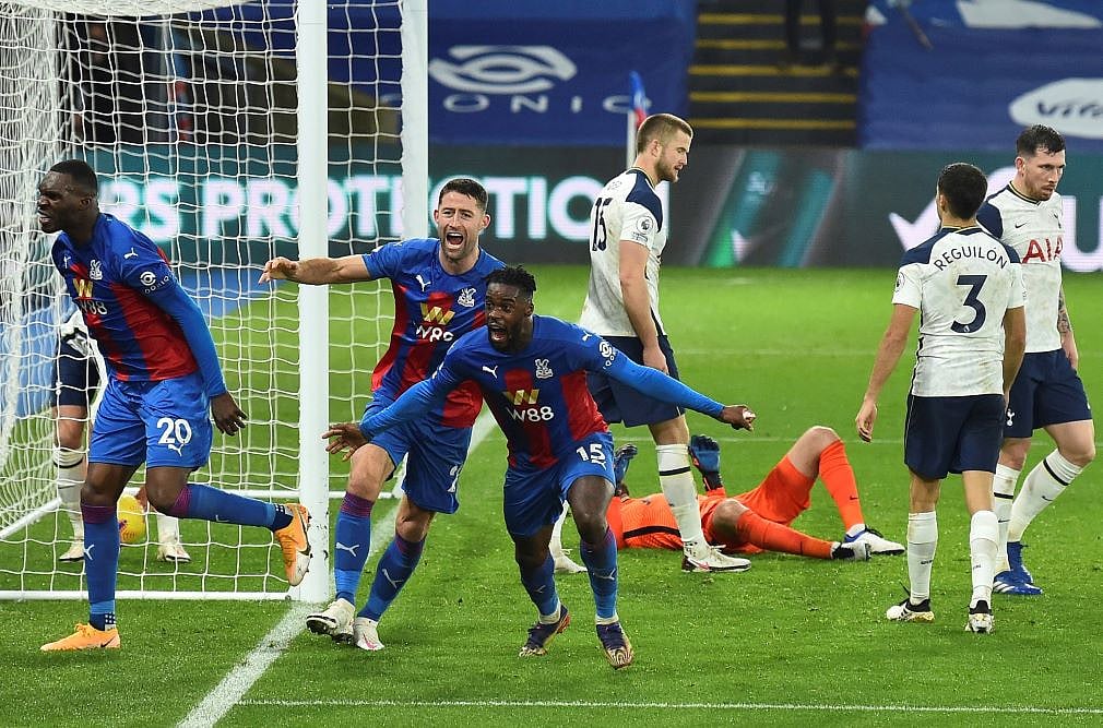 Crystal Palace 1-1 Tottenham: Jeffrey Schlupp Rescues Draw After Vicente Guaita Error