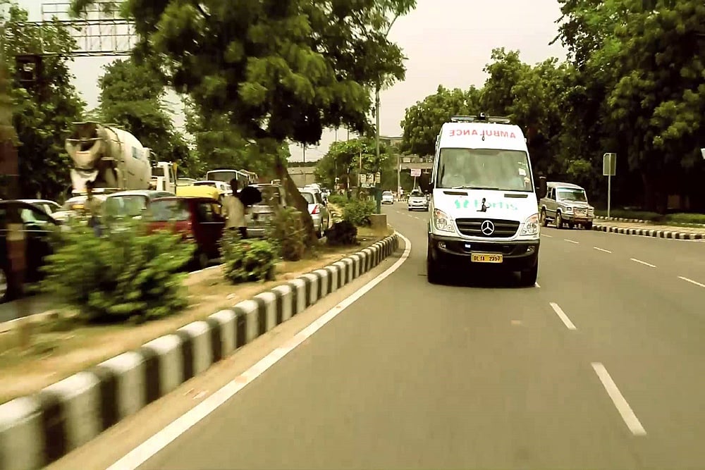Delhi Police Creates Green Corridor For Ambulance Carrying Heart For Transplant At AIIMS