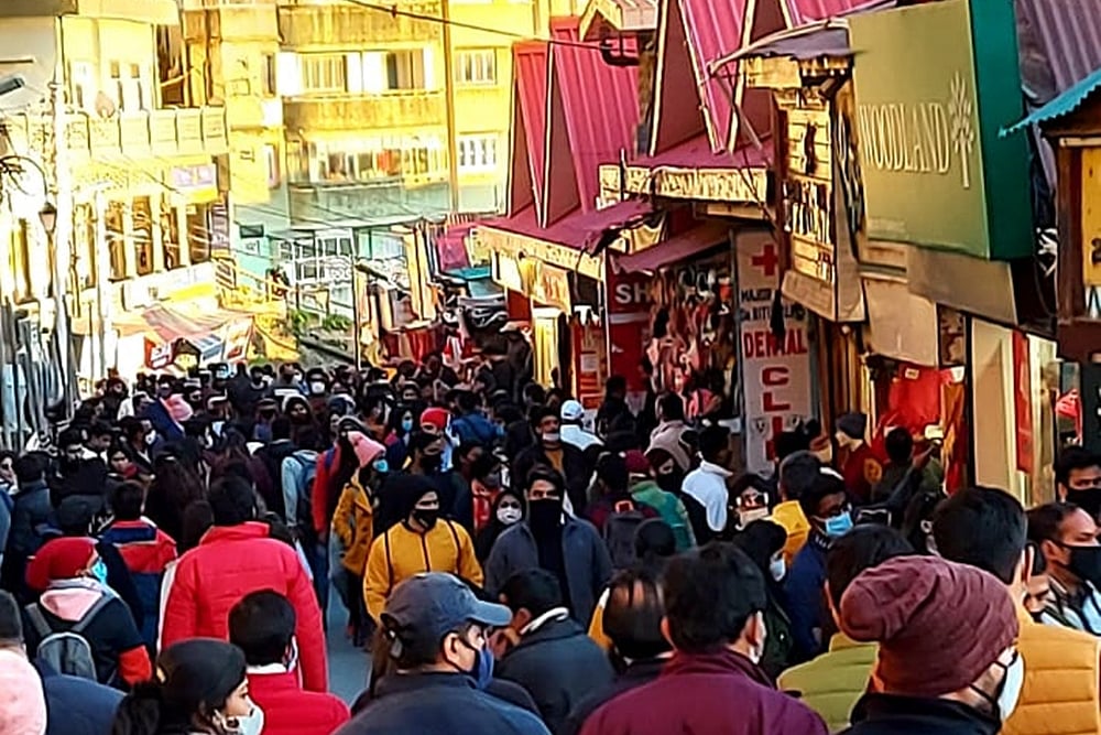 Tourists Flock To Shimla, Manali For New Year Celebrations