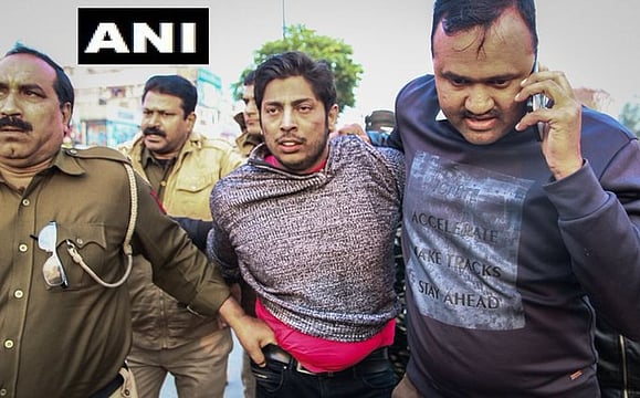 <em>'...Sirf Hinduon Ki Chalegi'</em>: Man Opens Fire Near Shaheen Bagh Protest Site