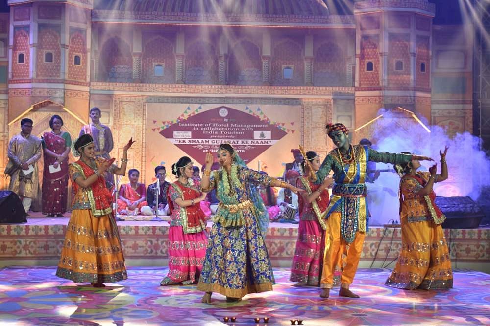 'Ek Shaam Gujarat Ke Naam': Kolkata Gets Sneak-Peak Into State's Vibrant Culture And Cuisine