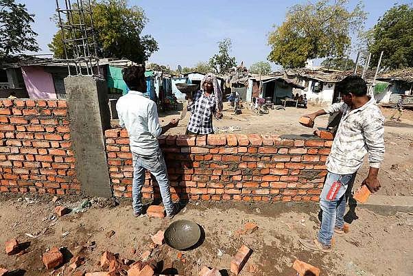 Potemkin Effect: ‘The Wall’ In Ahmedabad To Hide Poverty From Trump