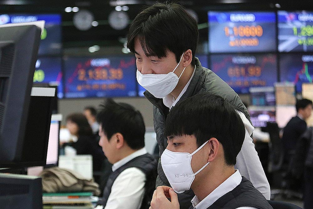 Coronavirus Fears Cause Global Turmoil, Markets On Course For Worst Week In Over Decade