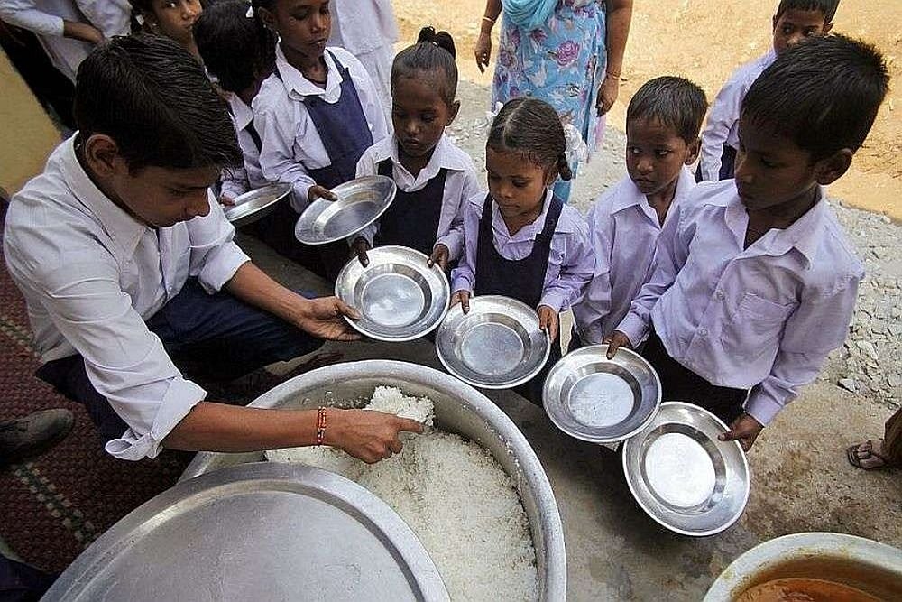 Mid-Day Meal: Three-Year-Old Girl Falls In Boiling Pot In UP School, Dies