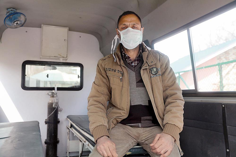 Meet The Corona Warriors: Muzaffer Ahmad, The Budgam Doctor Who Steadfastly 'Captures' COVID-19 Victims